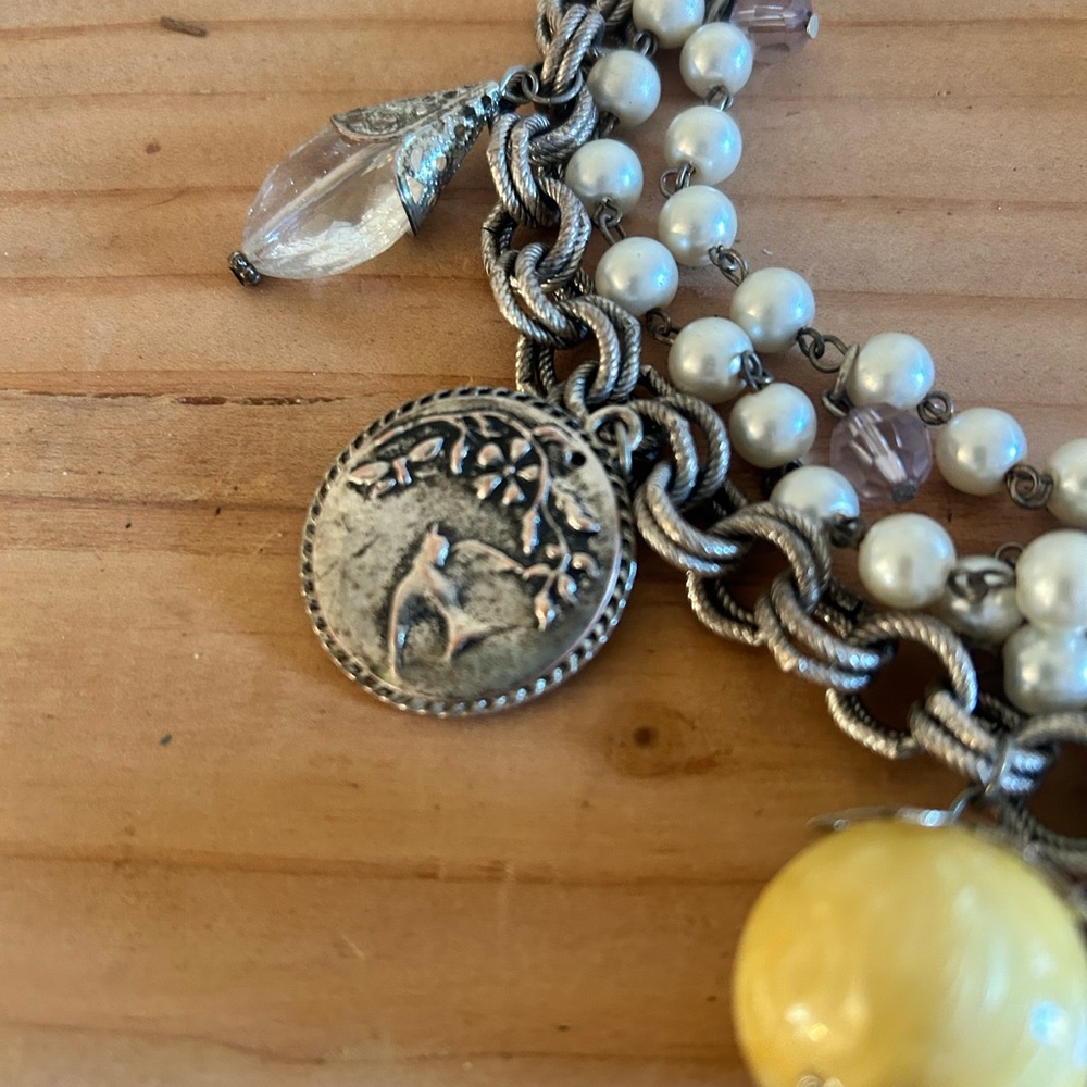 Lenora Dame Vintage Silver Tone Triple Layered Faux Pearl Locket Necklace 18" - Picture 3 of 8